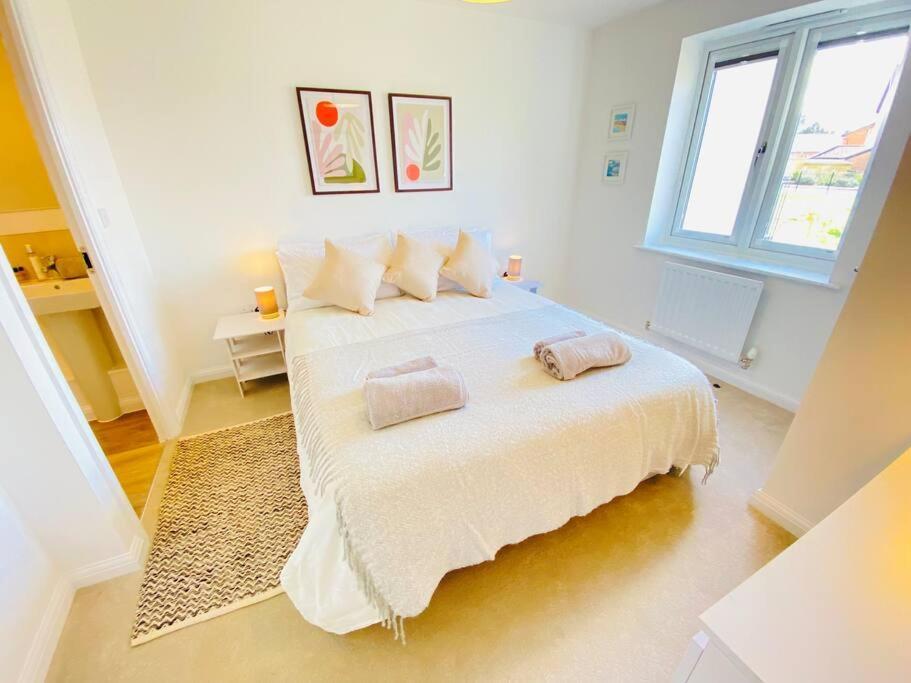 Beautiful, Brand New Apartment! Челтенхам Экстерьер фото